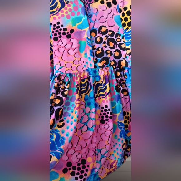 Proud Poppy Dress w/ Pockets & Adjustable Sleeve - Picture 8 of 14